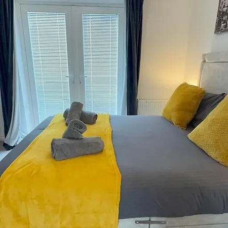 Contractor Stays, Fast Wifi, Free Parking, Work-3